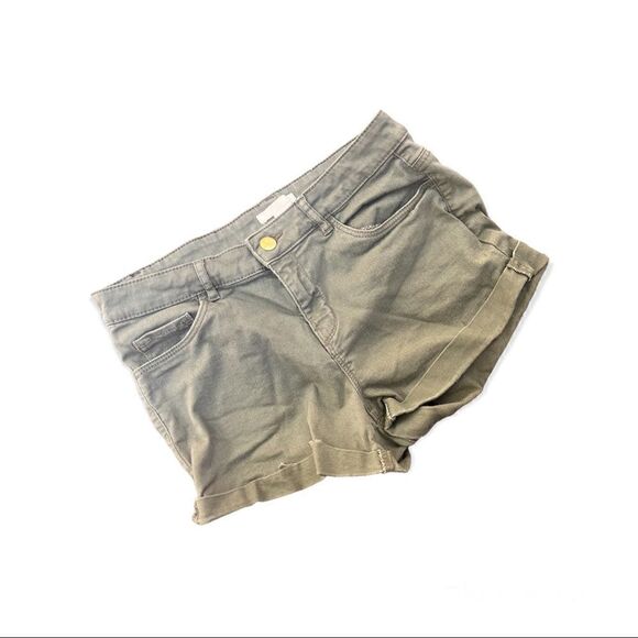 H&M OLIVE GREEN SHORTS SIZE 8 - Picture 1 of 8